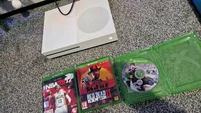 Xbox One S 500GB + joypad a hry - 1