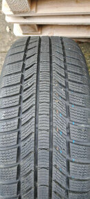 1ks Continental 215/55R17 zimna - 1