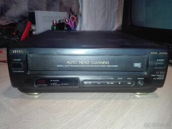 VHS videoprehrávač AIWA+TV farebné, 14“.