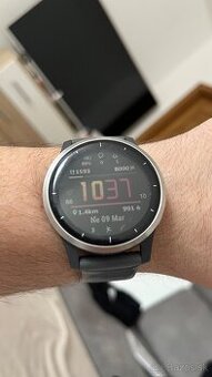 Predám Garmin Vívoactive 4 Silver/Gray