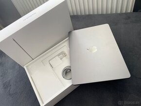 MacBook Air 13" M3 8GB 256GB