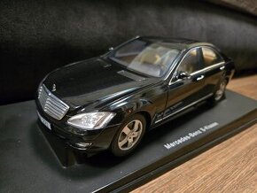 Modely Mercedes Benz 1:18 AUTOart Norev