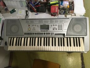 Predám zachovalé klávesy Yamaha PSR 450