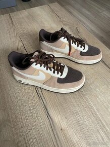 Nike Air Force 1 ‘07 LV8 EMB