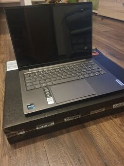 Lenovo Yoga Slim 6 14IAP8 - poškodený displej