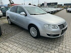 Volkswagen Passat 1.6 FSi - 1