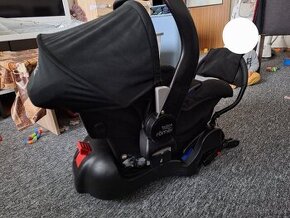 Vajíčko Britax Römer s Isofix základňou