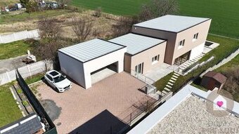 6 IZBOVÝ RD S DVOJGARÁŽOU A BAZÉNOM - ÚP 240 m2, POZEMOK 105 - 1