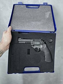 Vzduchový CO2 revolver Umarex Smith Wesson 586 4” 4,5mm