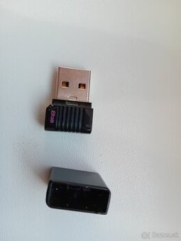 Predam USB kľúč 8 gb