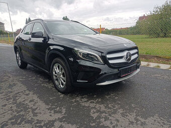 Mercedes-Benz GLA, navi,bi-xenon,4 matic,74000 km