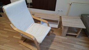 TV a konferenčný stolík + drevená pohovka