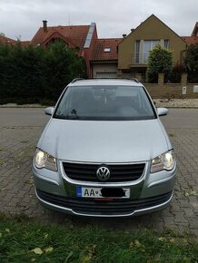 Volkswagen touran 1.9 TDI rok výroby 2009 - 1