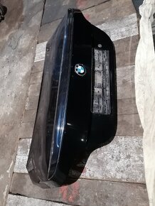 Bmw e60 zadný kufor