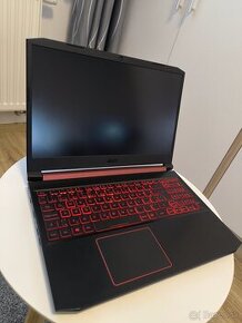 Predám notebook Acer Nitro 5 AN515