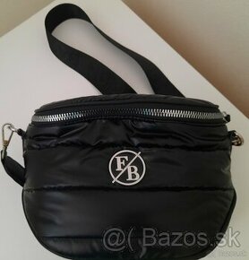 Moderná dámska crossbody kabelka / ľadvinka