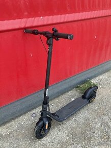 Ninebot Kickscooter F2 by Segway