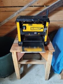 Hrubkovačka dewalt DW 733