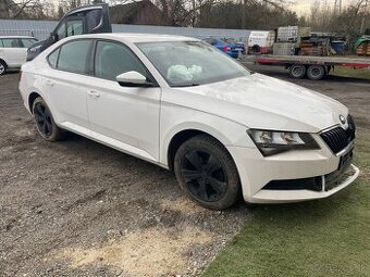 Škoda Superb 2.0TDi 110kw, r.8/2015, climatronic