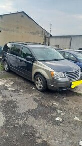 Rozpredám chrysler grand voyager 2.8crdi 120kw rt rok 09