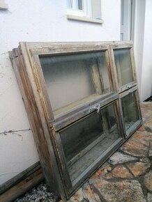 Staré drevené kastlove okno