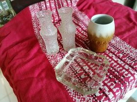 Vázičky, popolník a pohár