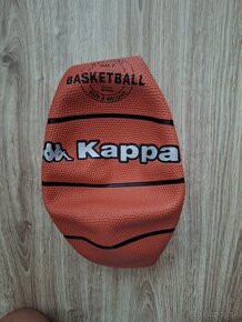 Basketbalová lopta Kappa.