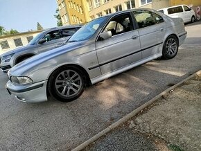BMW E38 520i