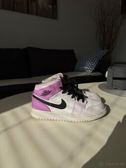 Nike Air Jordan 1 Mid Barely Grape (GS) tenisky