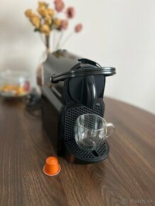 Predám kávovar Nespresso De'Longhi Inissia