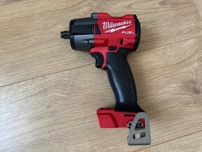 Predám rázový uťahovák Milwaukee M18 FMTIW2F12