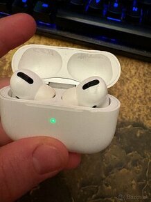 Apple AirPods pro 1 generácia