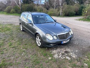 Mercedes Benz E500 4matic T model