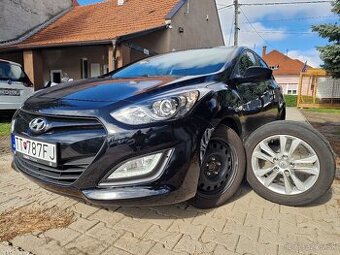 Hyundai i30 1.6i MPI DOHC Comfort 120k M6 (benzín) - 1