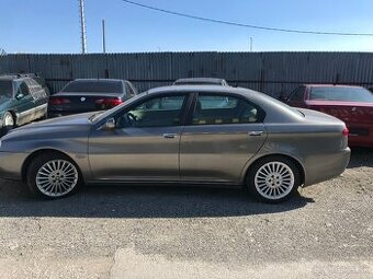 Predám 1ks Alfa Romeo 166 3,0 V6 ben  - zlatá Farba