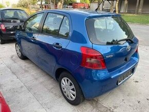 Rozpredam toyota yaris 1,0