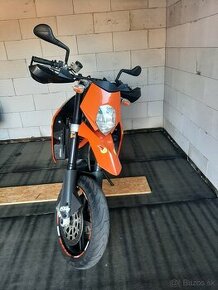 KTM 950