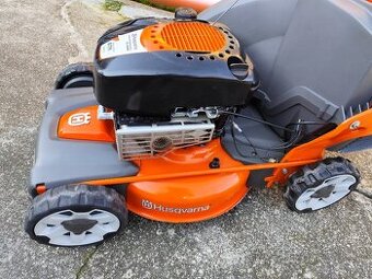 Husqvarna kosačka LC 348 V-REZERVOVANÁ