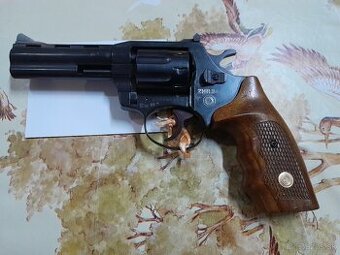 Revolver ZHR 241 kal. 22 LR