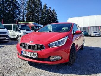 Kia Cee´d 1.6 GDi Gold - 1