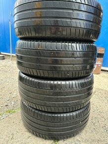 225/45R17 - 1