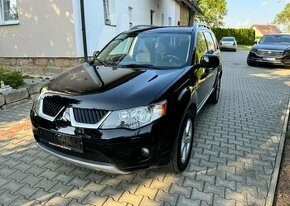 Mitsubishi Outlander 2,4i 4x4 7 míst Top stav benzín manuál