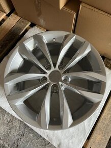 Nové kola r18 5x120 originál Bmw dvourozmer