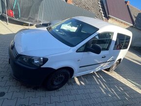 PREDAM VW CADDY 2011 1.6TDI CENA 4444€ AJ VYMENÍM