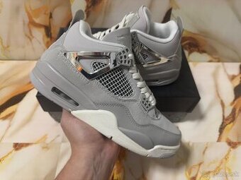 Jordan 4 Frozen Moments