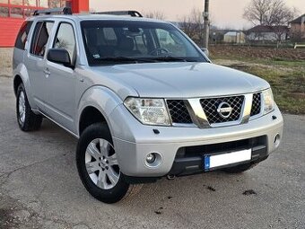 Nissan Pathfinder 2.5 dCI MT6 7-miestny