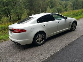 Jaguár XF r. v. 2016