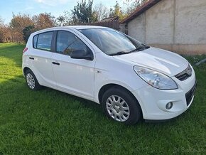 HYUNDAI I20 BENZIN ROK 2011