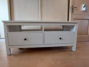 Darujem skrinku pod TV (Hemnes, IKEA)