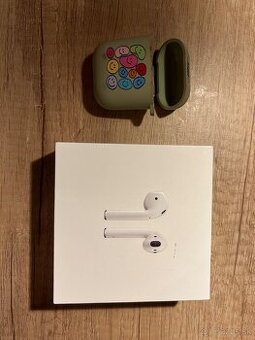 Apple Airpods 2. generácia 2019